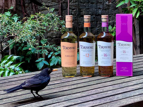 Neue Tormore Abfüllung mit Amsel im Vordergrund
